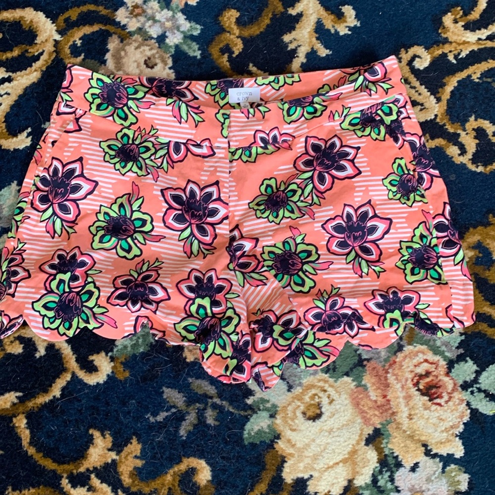 Crown & Ivy scalloped stretch chino shorts. Worn about 4x